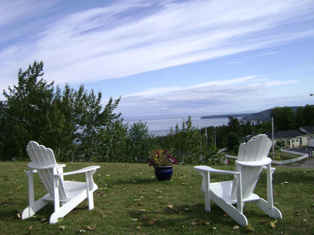 Hôtel Sous la Croix 152725 Tadoussac Exterior foto
