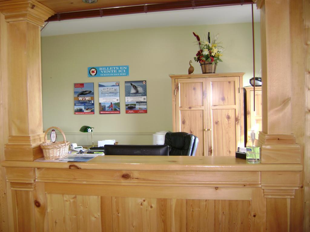 Hôtel Sous la Croix 152725 Tadoussac Exterior foto